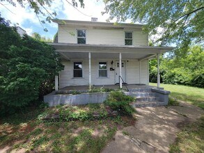 Building Photo - 715 W Fairview Ave