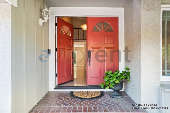 Building Photo - 7517 Phinney Pl