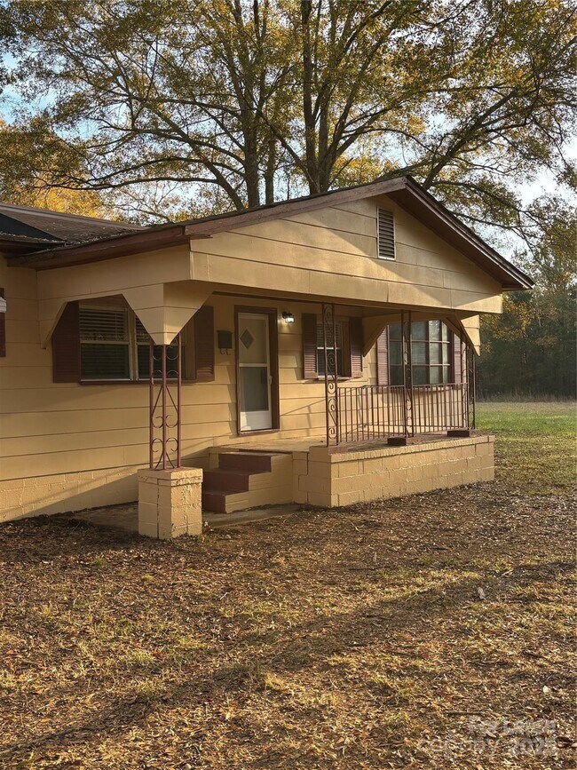 Building Photo - 242 John C Rd