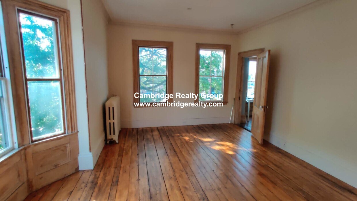 Primary Photo - 215 Washington St