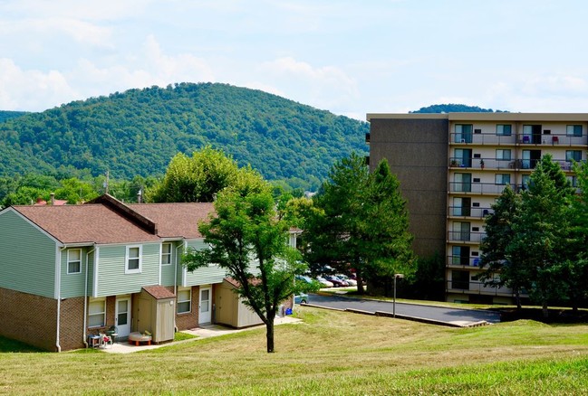 Building Photo - Potomac Heights Village