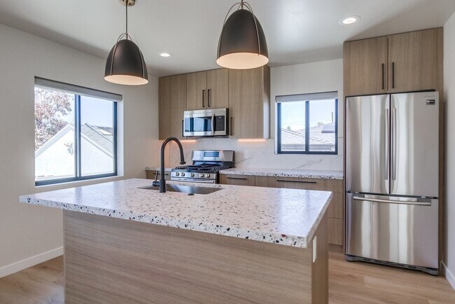 Foto del edificio - 4152 Massachusetts Ave