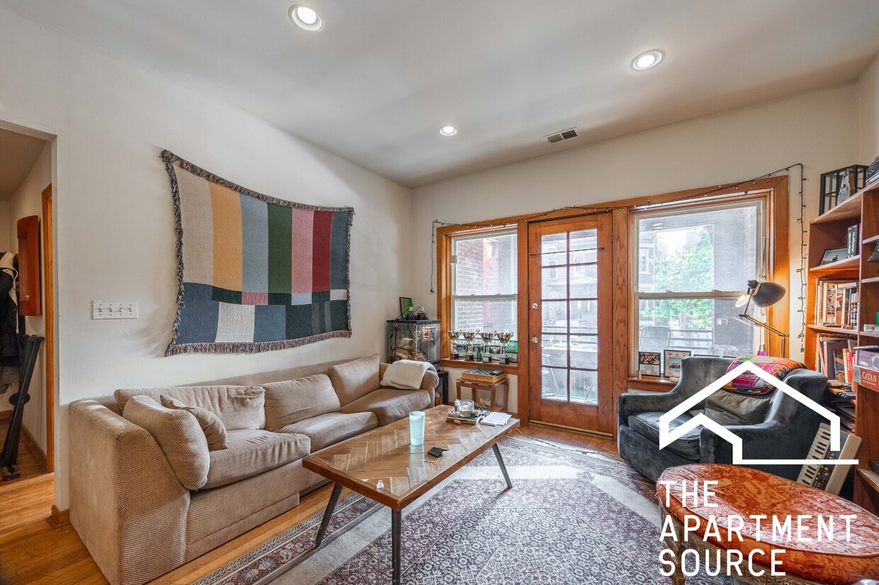 Primary Photo - 2724 N Kimball Ave