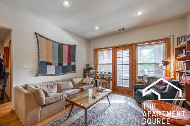 Building Photo - 2724 N Kimball Ave