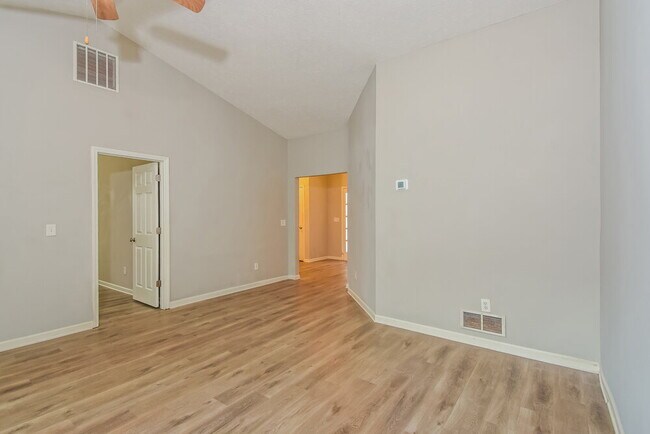 Foto del edificio - 3615 Clubside Walk