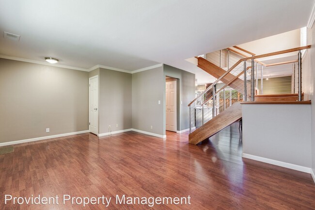 Building Photo - 2 br, 2.5 bath House - 185 Shelley Avenue