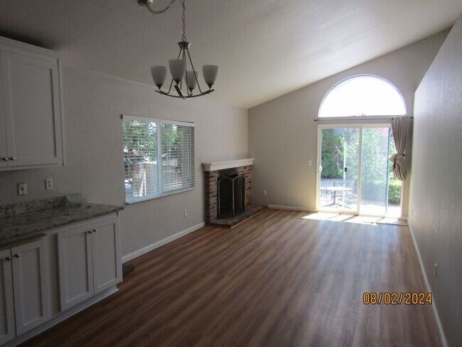 Building Photo - Beautiful Single Story House across from M...