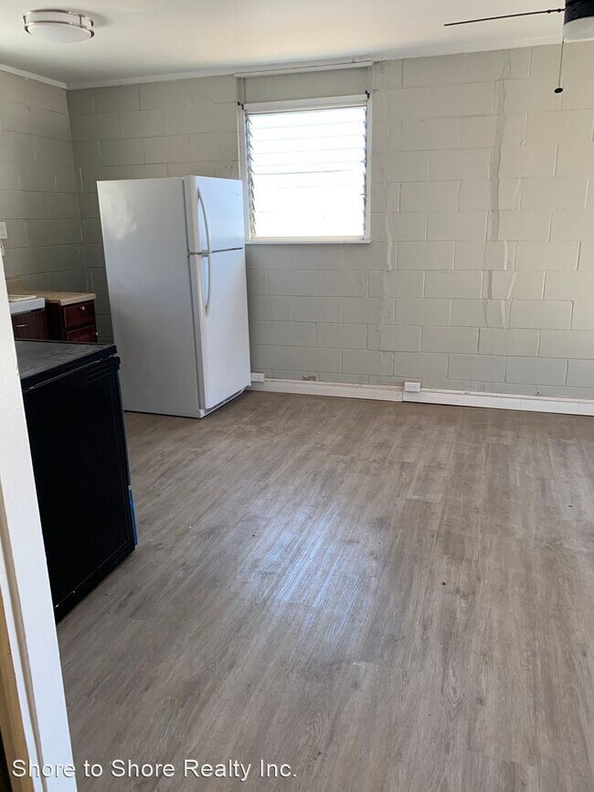 Building Photo - 4 br, 1 bath House - 341-A Momi Place