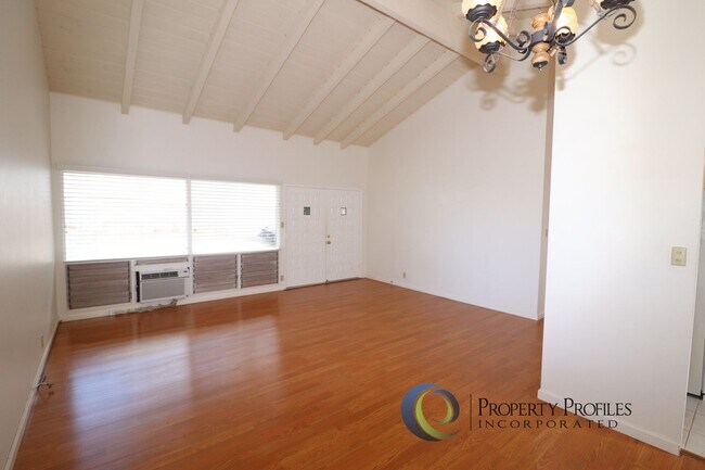 Building Photo - Newtown Perimeter Lot - 3 Bedroom 2 Bath Home - Available Now!