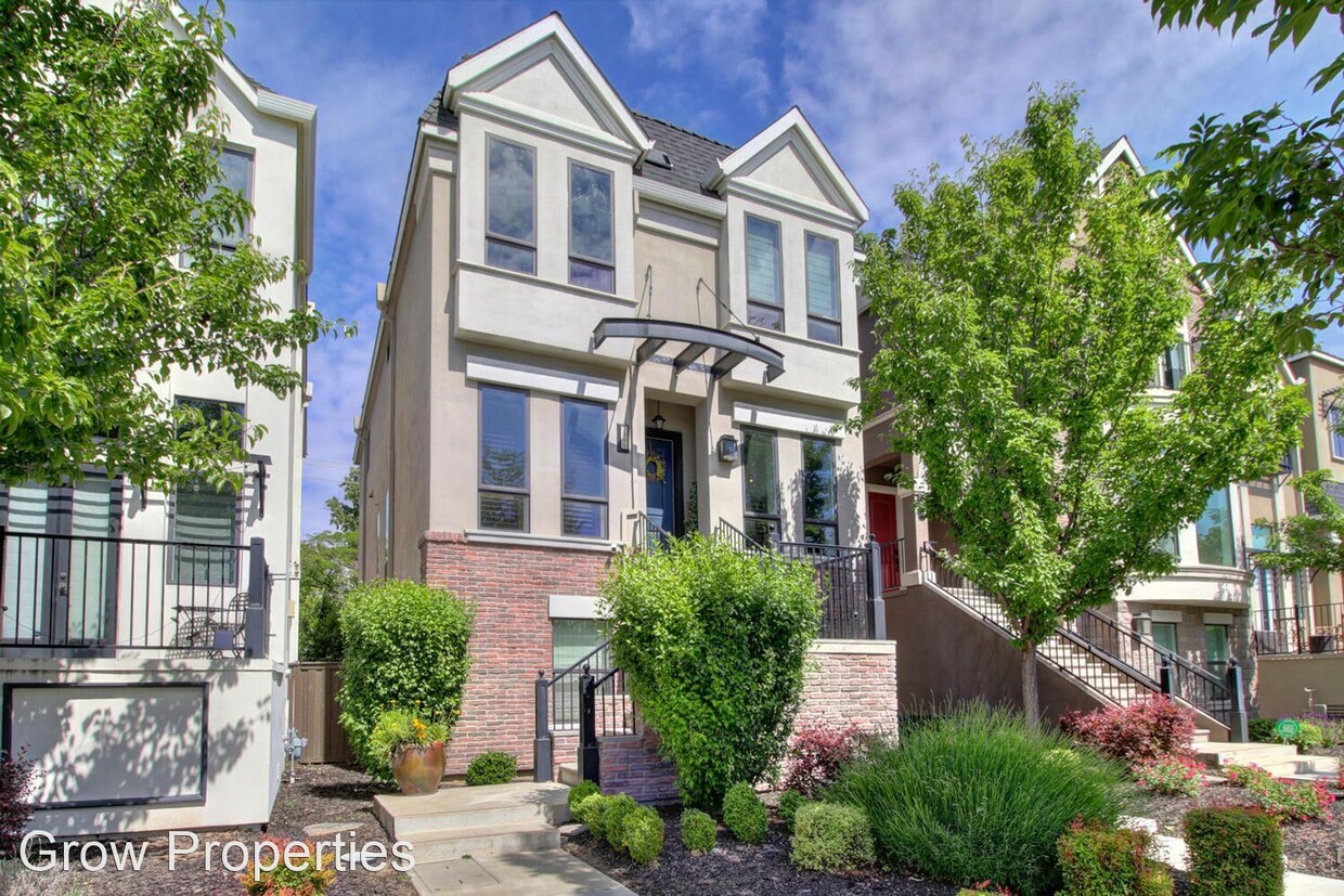 Foto principal - 4 br, 3.5 bath House - 3305 Crocker Drive
