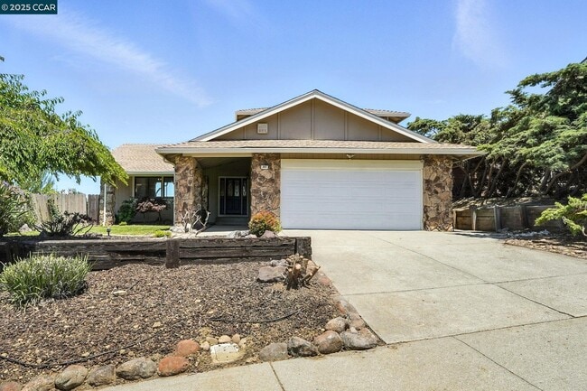 Building Photo - 267 Duperu Dr