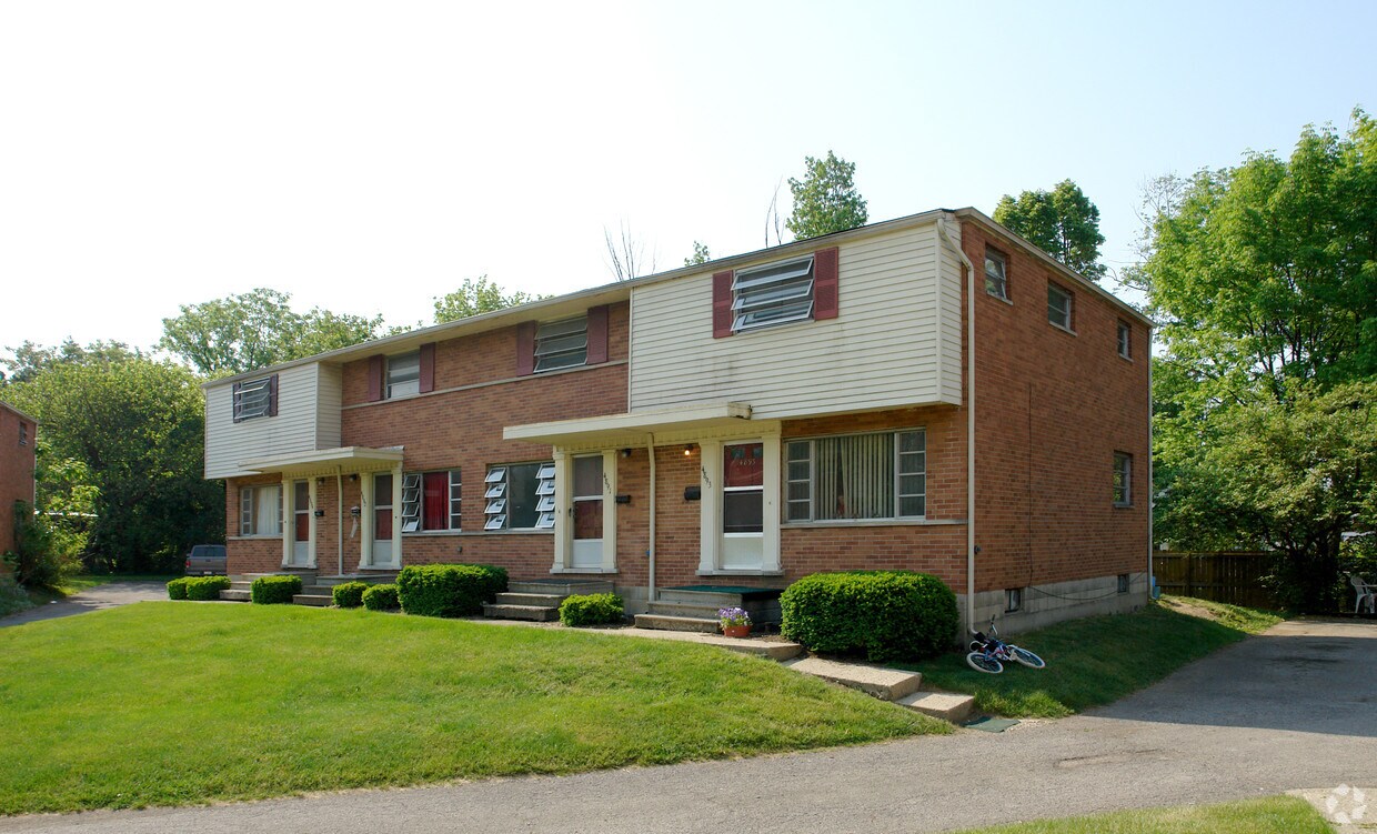 Building Photo - 4891-4894 Fairway Ct