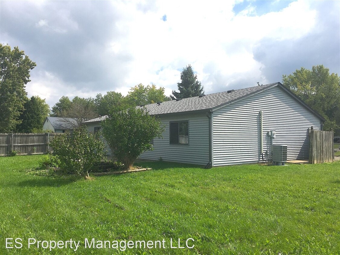 3 br, 1.5 bath House 7829 Gordon Way House Rental in Indianapolis