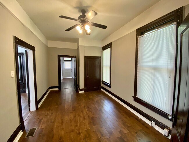 Foto del edificio - 2/1 Available now in the Downtown area!