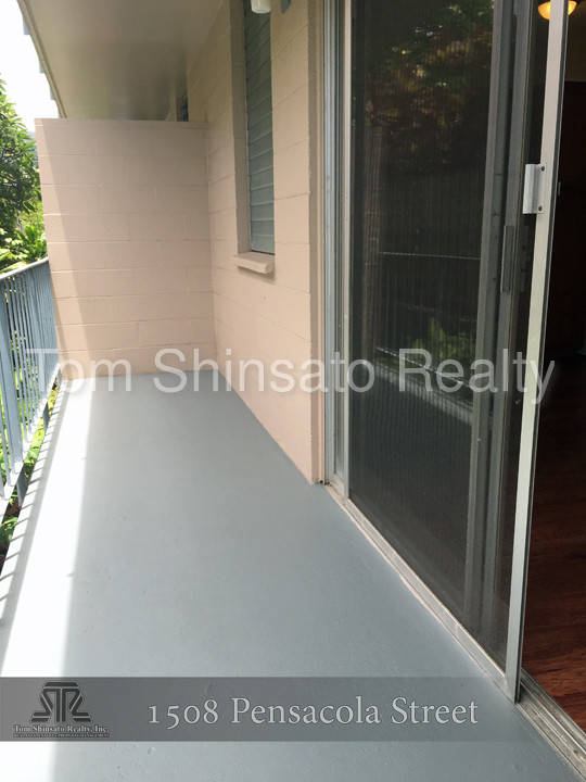 Building Photo - One Bedroom on Pensacola Street!