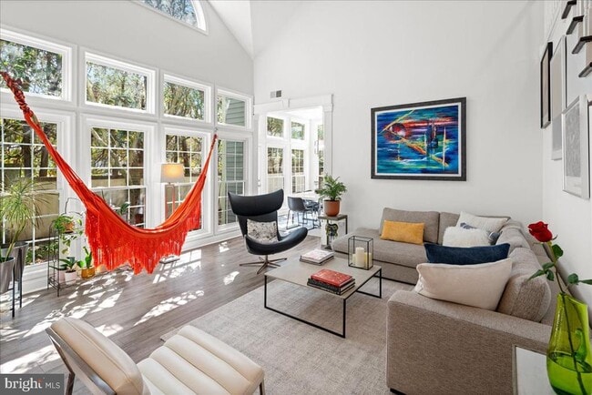 Foto del edificio - 9 Cromwell Ct