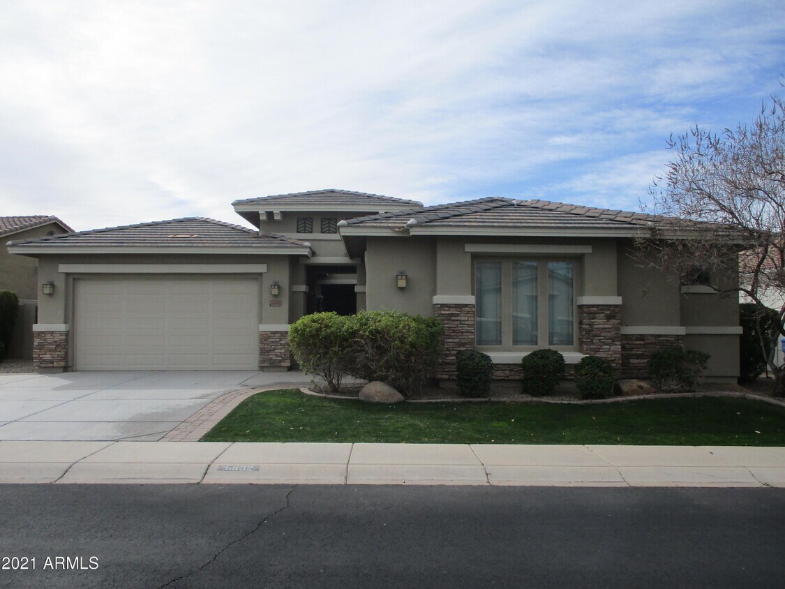 6692 S Lyon Dr, Gilbert, AZ 85298 House for Rent in Gilbert, AZ