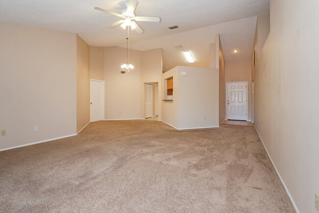 Foto del edificio - 12906 Longcrest Dr