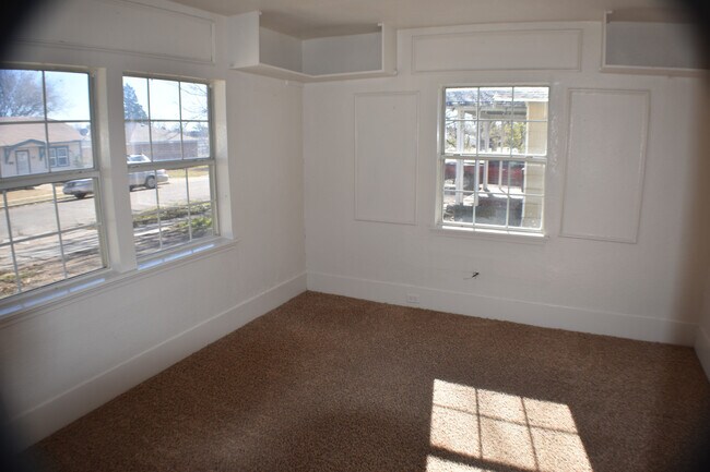 Building Photo - 818 S Carolina