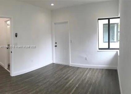 Foto del edificio - 560 NE 69th St