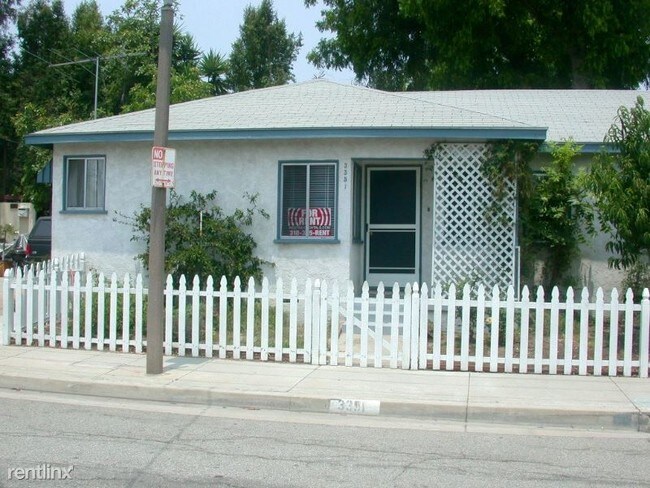 Building Photo - 2 br, 1 bath Apartment - 3351 Caroline Ave