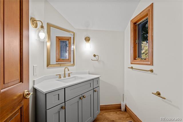 Building Photo - 1940 E Chenango Ct