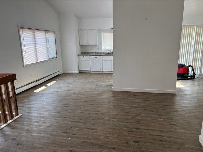 Building Photo - 3033 Pinnacle Dr