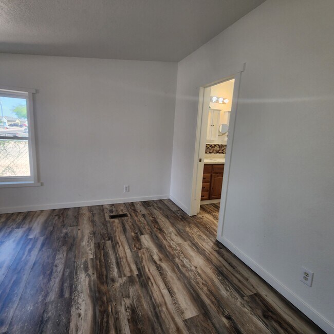 Foto del edificio - 21533 W Laura St