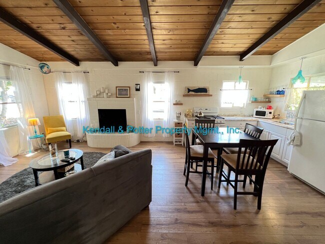 Foto del edificio - Adorable Aptos 2 bedroom, 1.5 bath beach c...