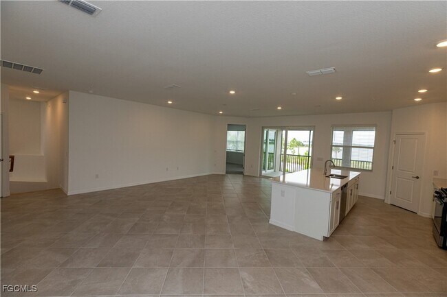 Foto del edificio - 16572 Kingwood Ln
