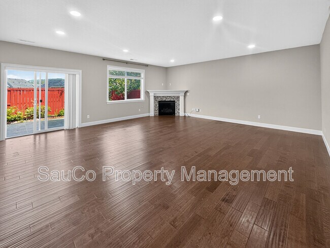 Foto del edificio - 17179 NW Trillium St