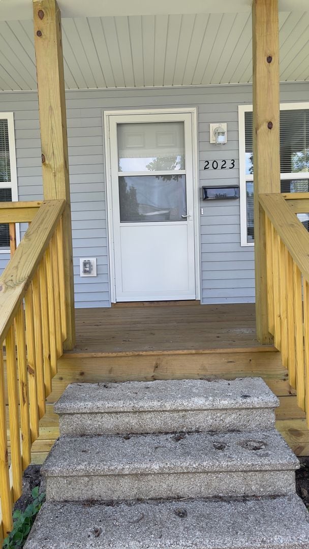 Photo - NEWLY RENNOVATED...2 Bedroom 1 Bath House