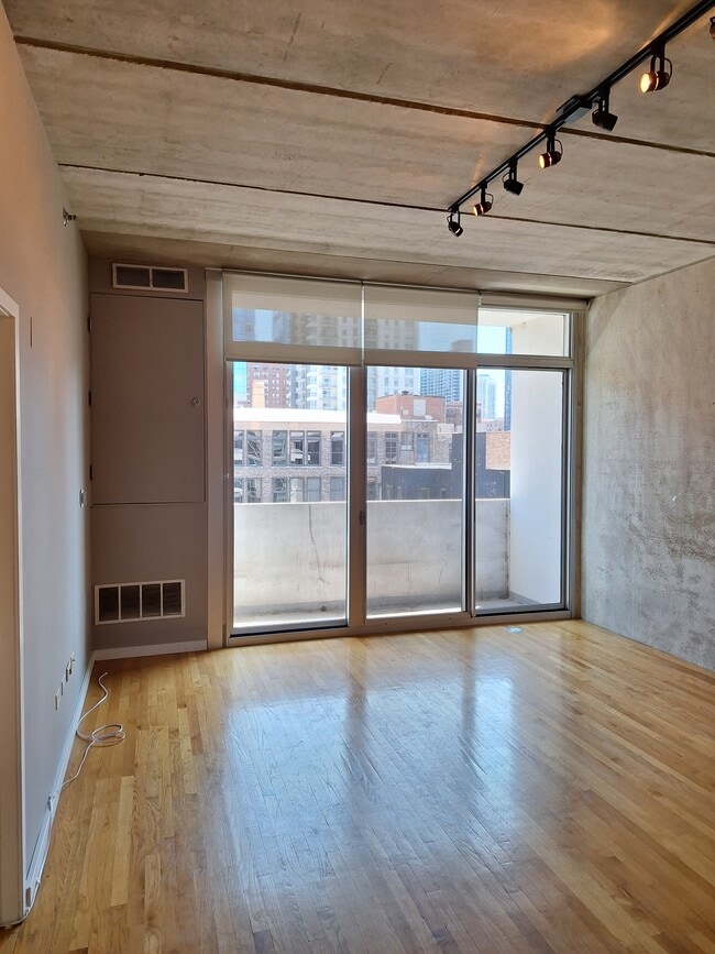 Living Room - 630 N Franklin St