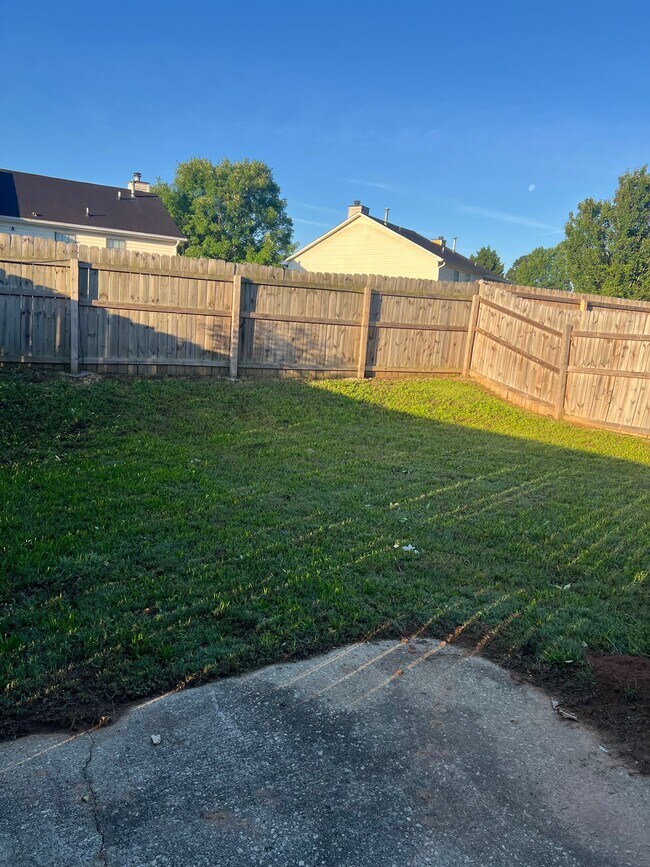 Building Photo - 3543 N Hopkins Ct