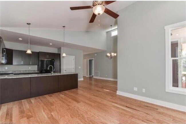 Foto del edificio - 12 Loblolly Ln