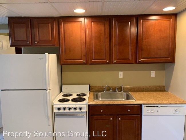 Building Photo - 1 br, 1 bath Apartment - 1271 Poplar Ave #507
