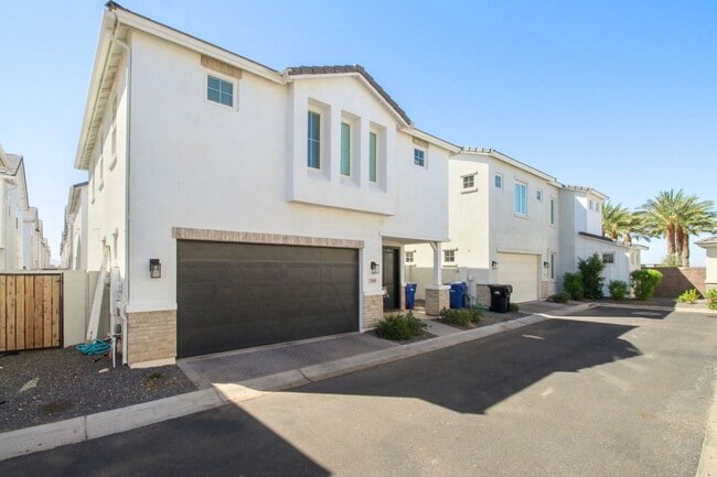 Building Photo - 5464 S Dillon Cir