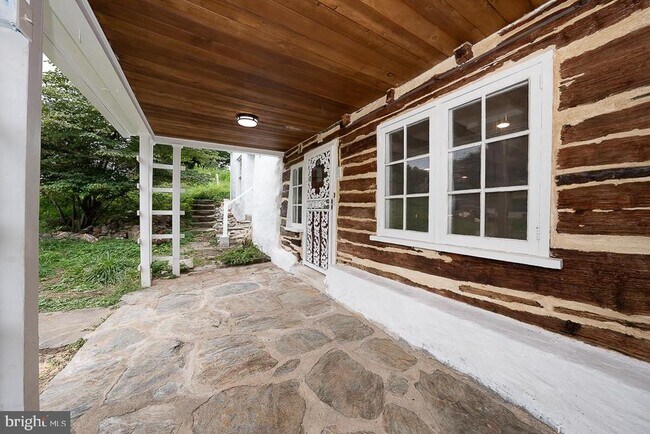 Foto del edificio - 875 Old State Rd