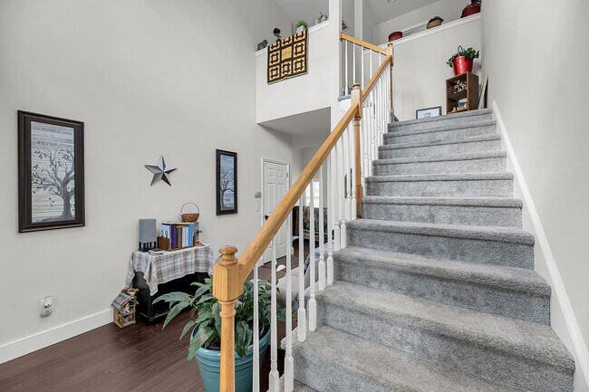 Building Photo - 8725 Evangeline Dr