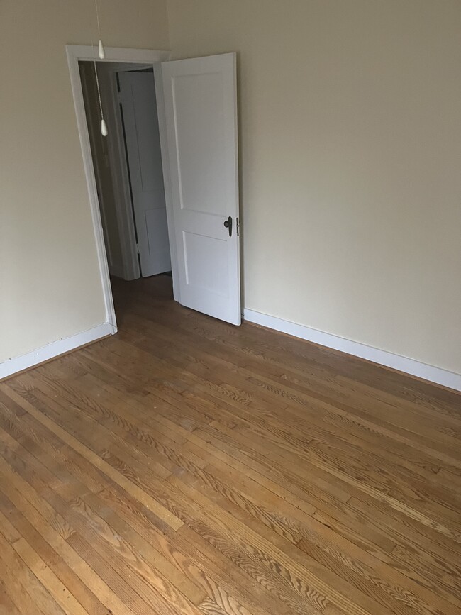 Livingroom - 513 17th St SE