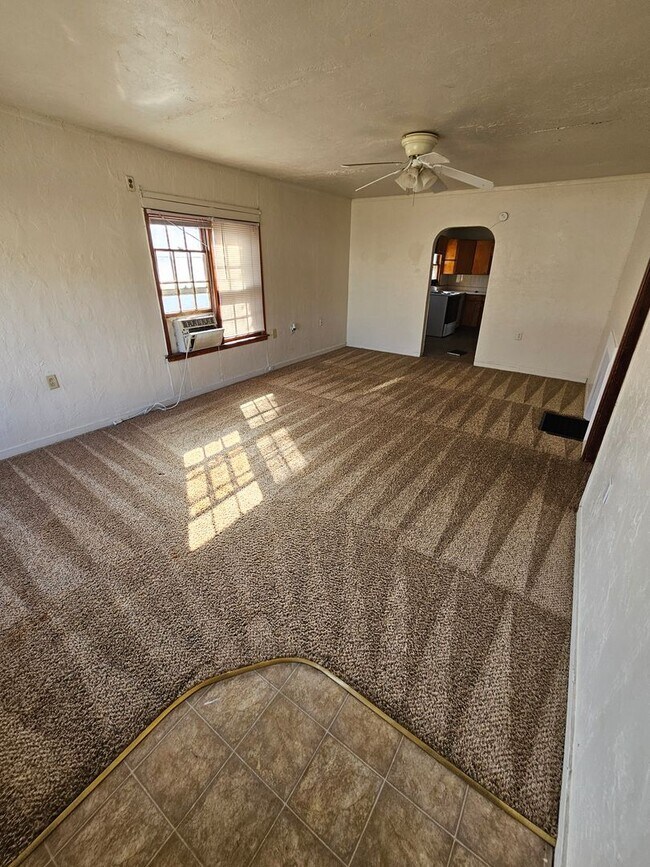 Building Photo - 3 Bed 1 Bath Single Family home with Garage