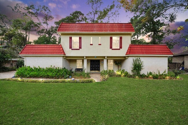 Building Photo - 17 Winged Foot Dr