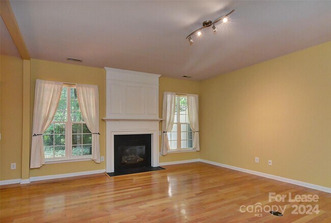Building Photo - 10214 Blakeney Preserve Dr