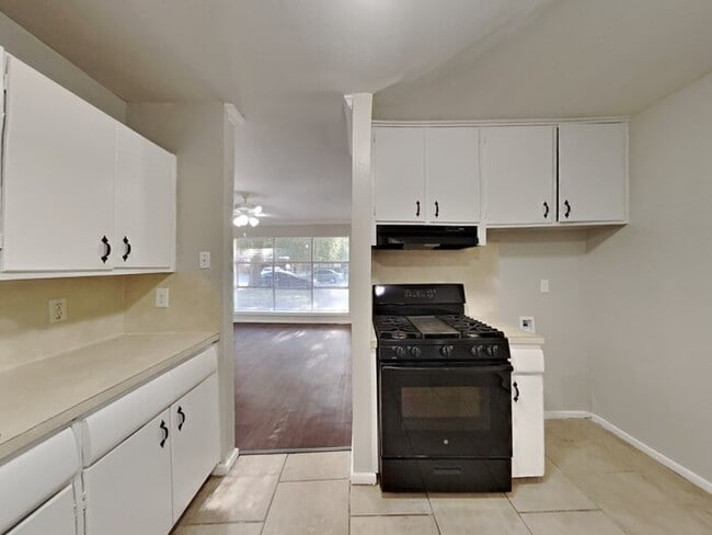 Foto del edificio - 2123 Raspberry Ln