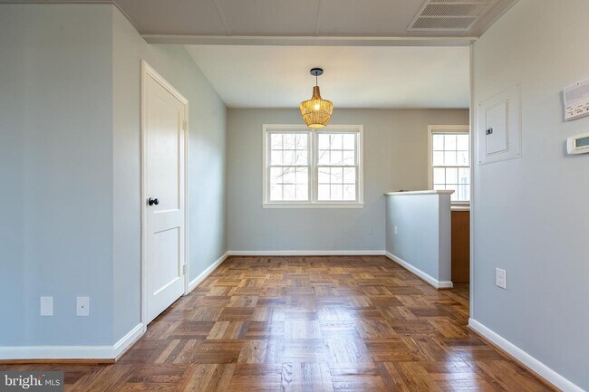 Foto del edificio - 6501 Potomac Ave