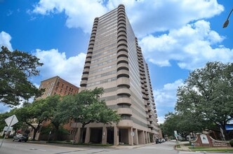 Building Photo - 5000 Montrose Blvd