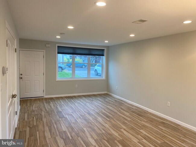 Building Photo - 28 Wentworth Ln