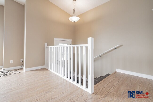 Photo du bâtiment - 8434-102AvenueKey #15