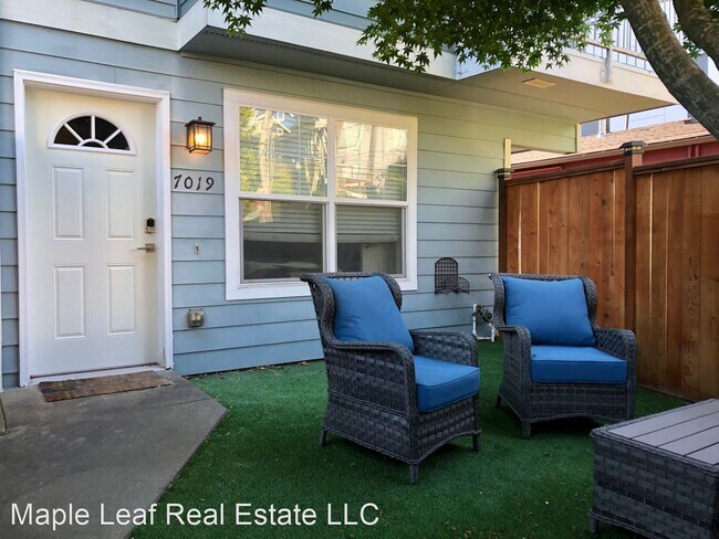 Building Photo - 2 br, 2 bath House - 7019 California Ave SW