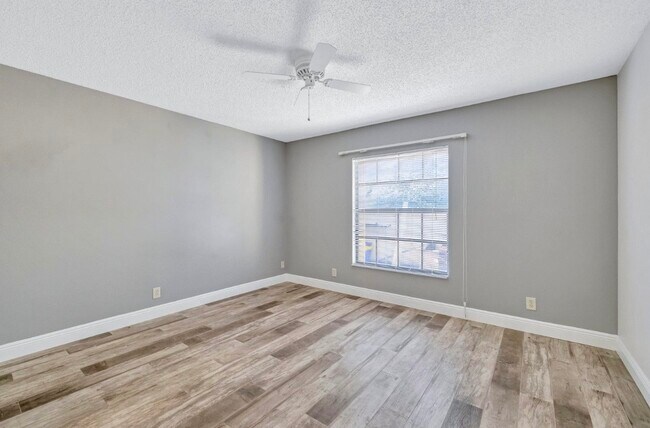 Building Photo - 2075 NW 15th Pl